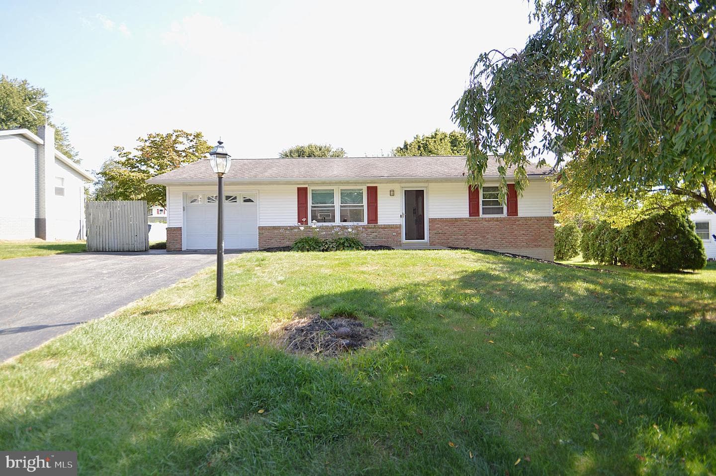 373 Primrose Lane photo 2