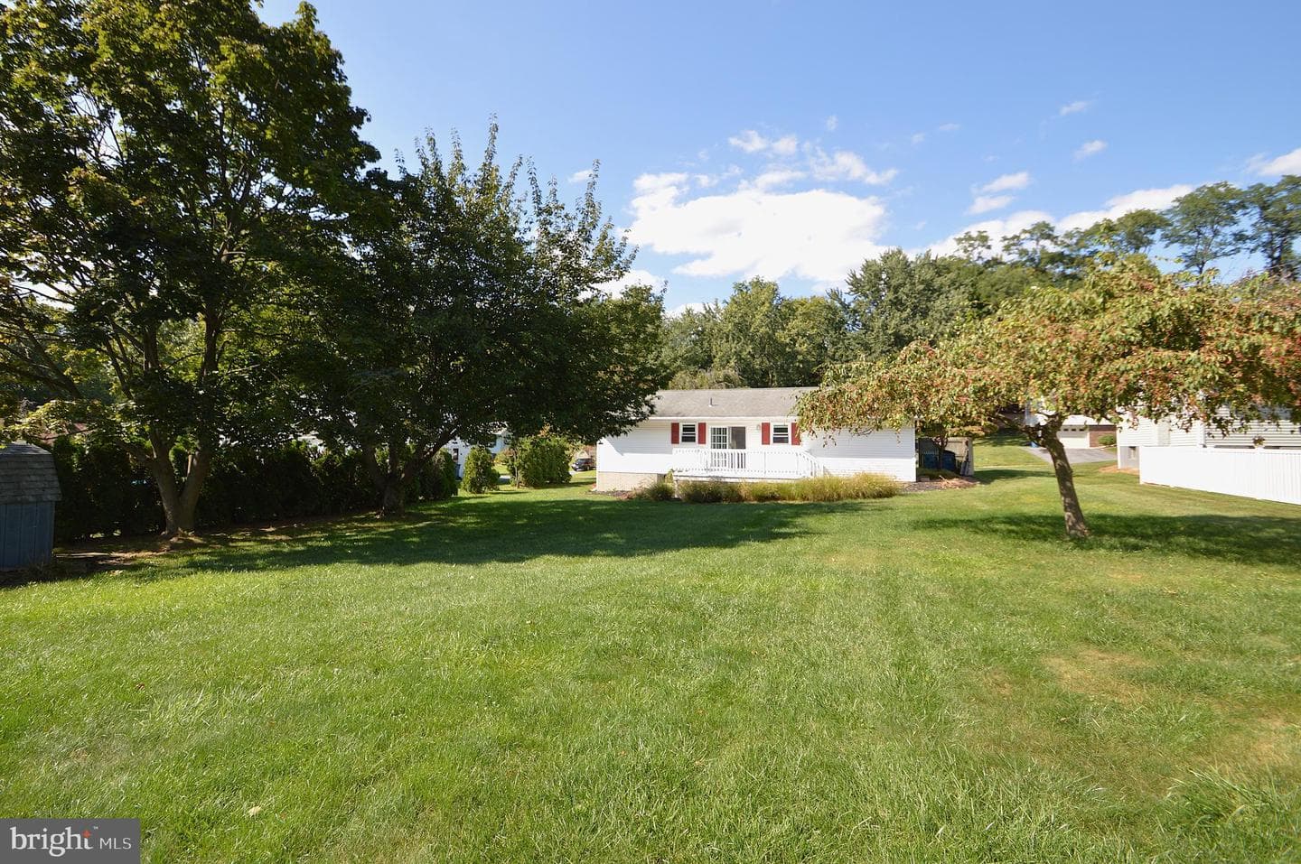 373 Primrose Lane photo 4