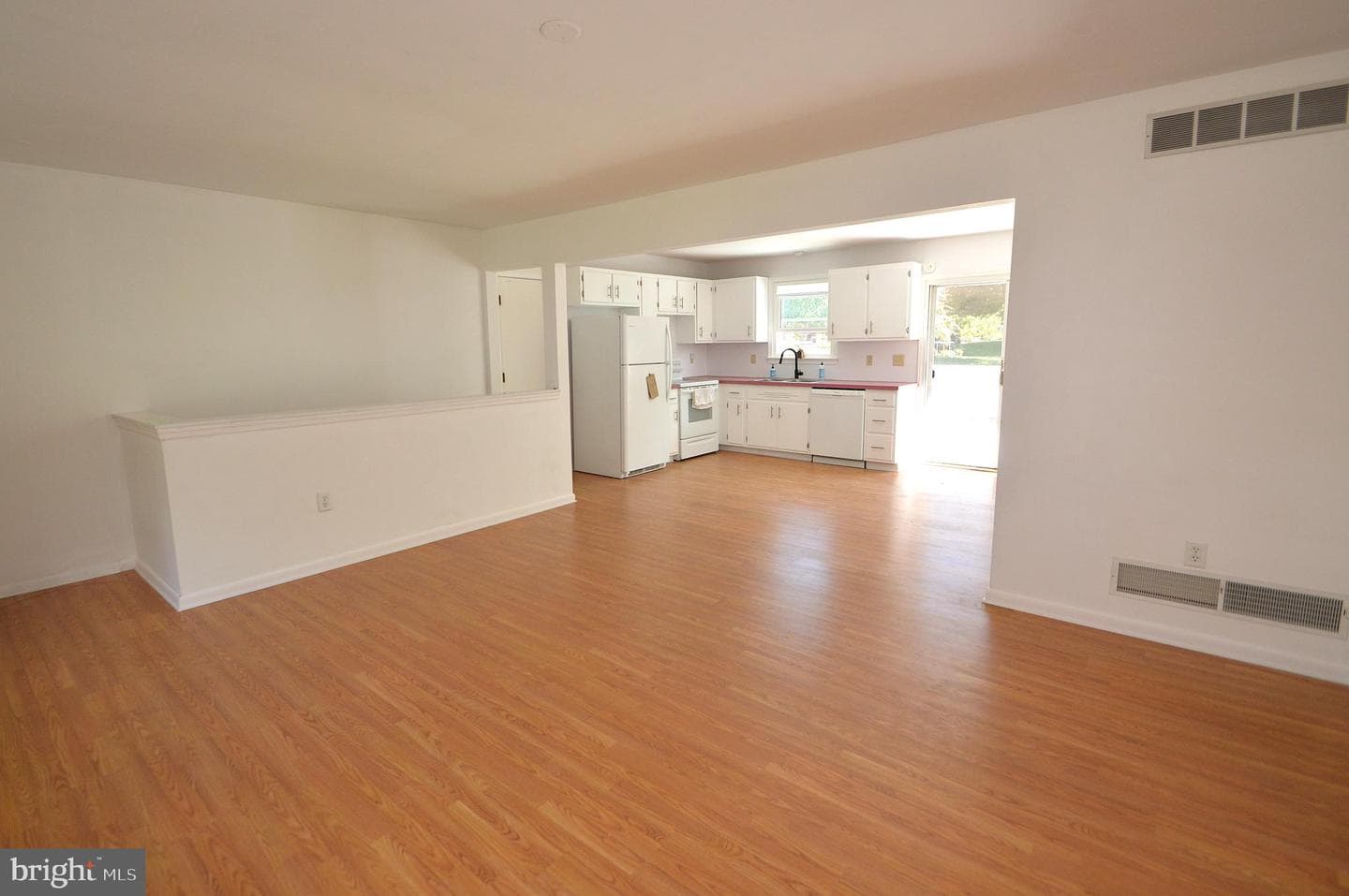 373 Primrose Lane photo 7
