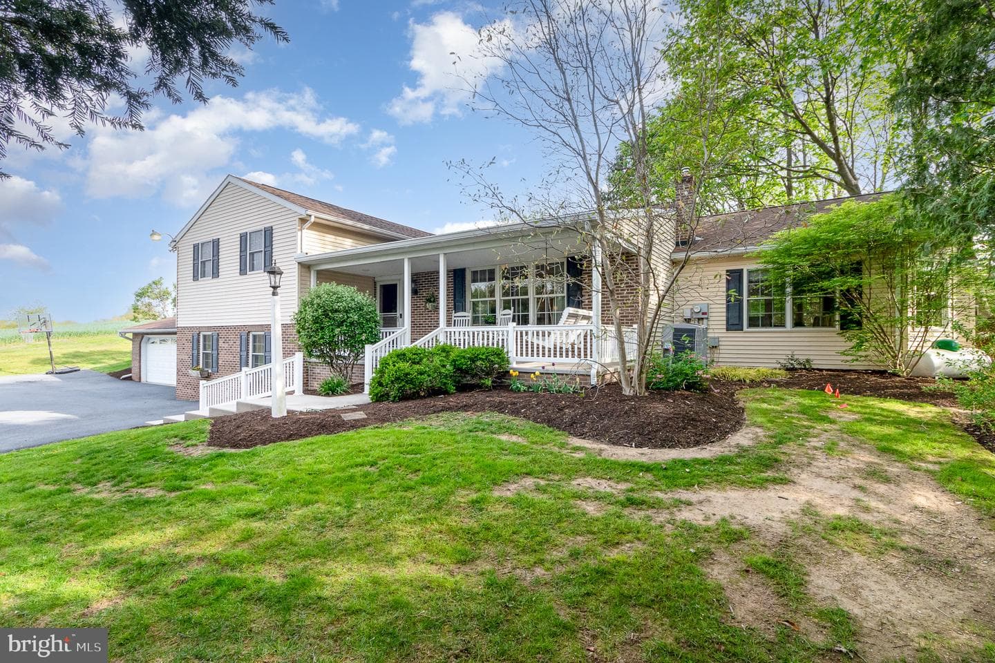 49 W Lexington Road photo 4