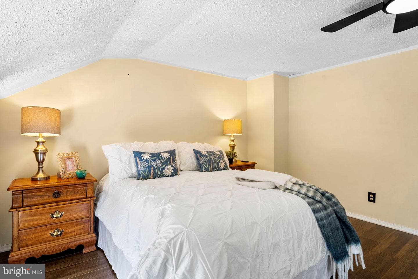 101 E Slokom Avenue photo 31