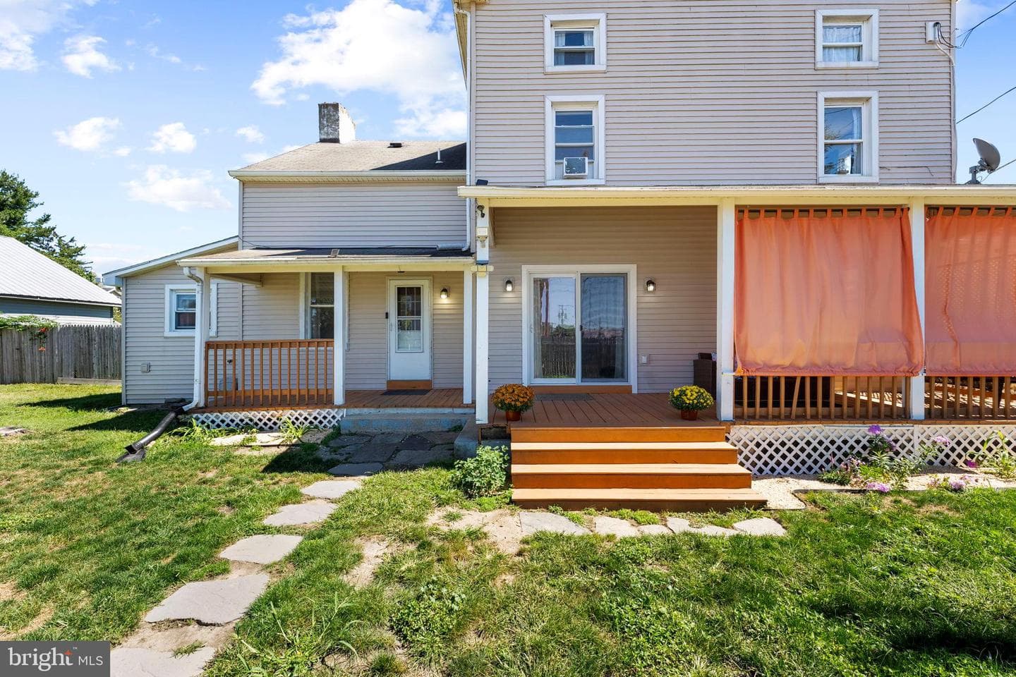 101 E Slokom Avenue photo 35
