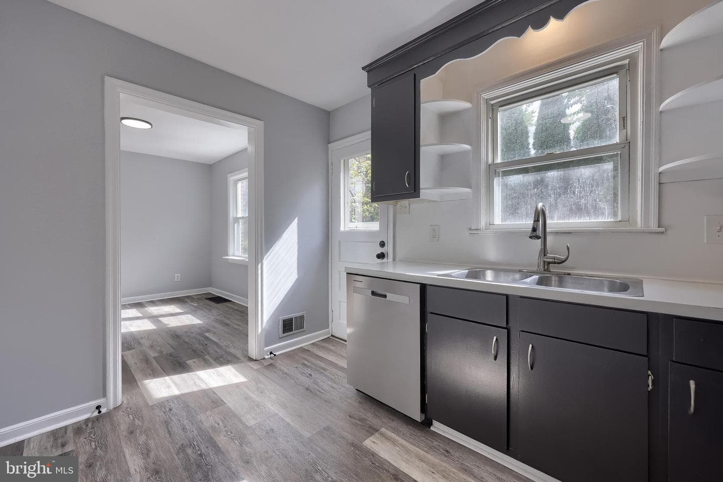 335 Lincoln Avenue photo 13