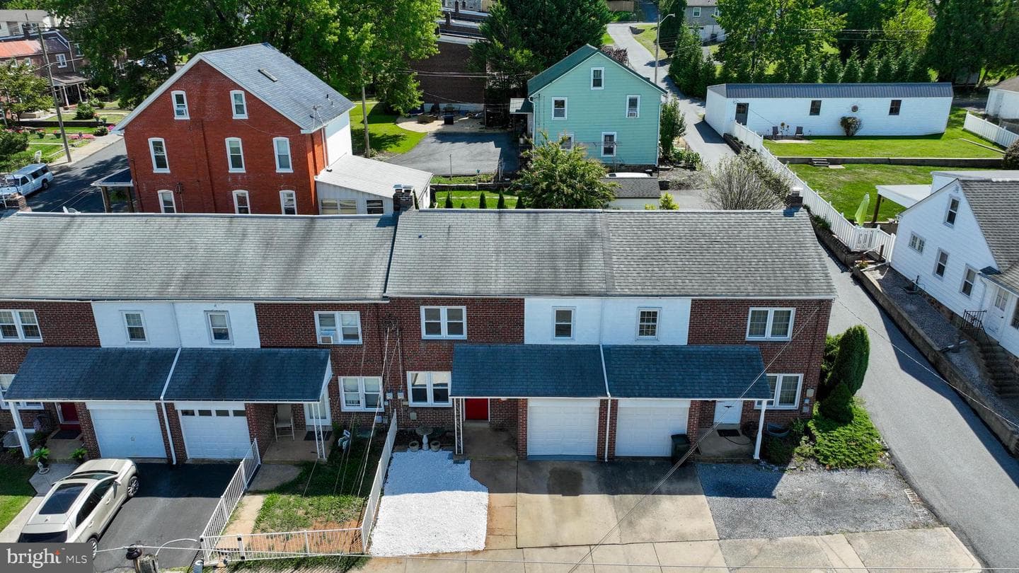 335 Lincoln Avenue photo 2