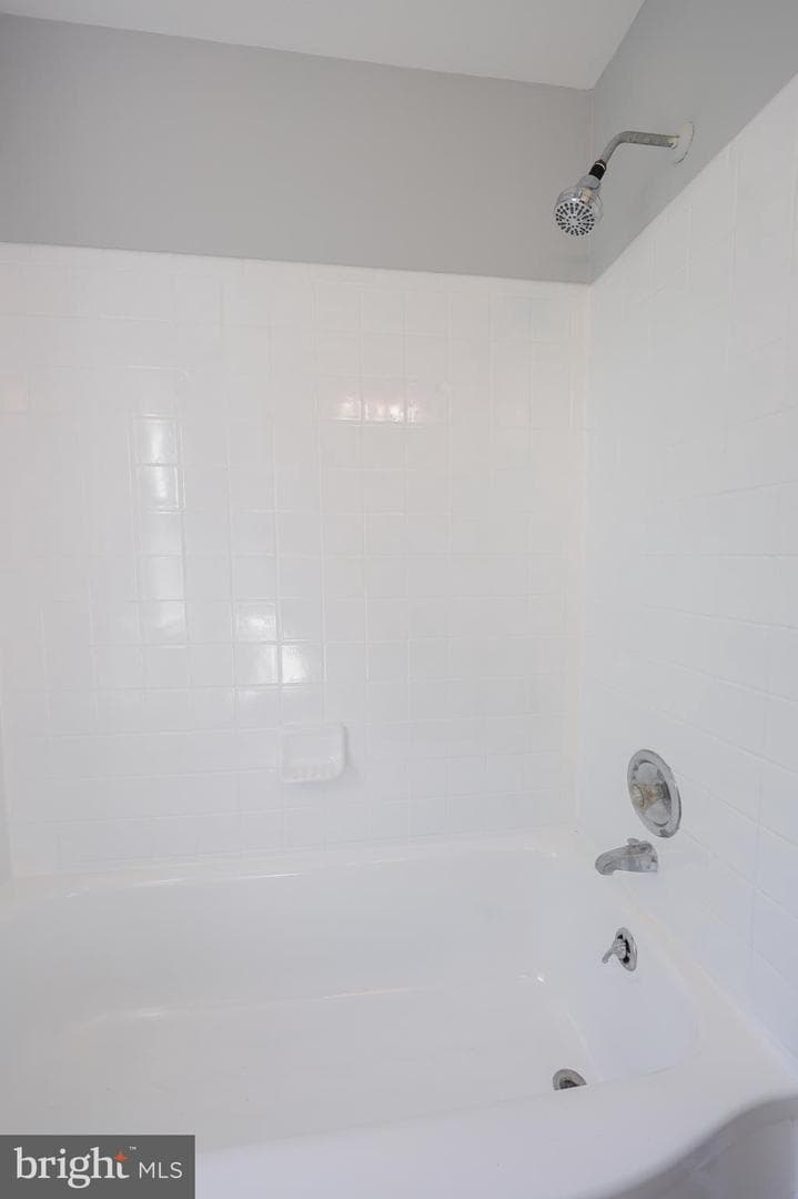 335 Lincoln Avenue photo 21