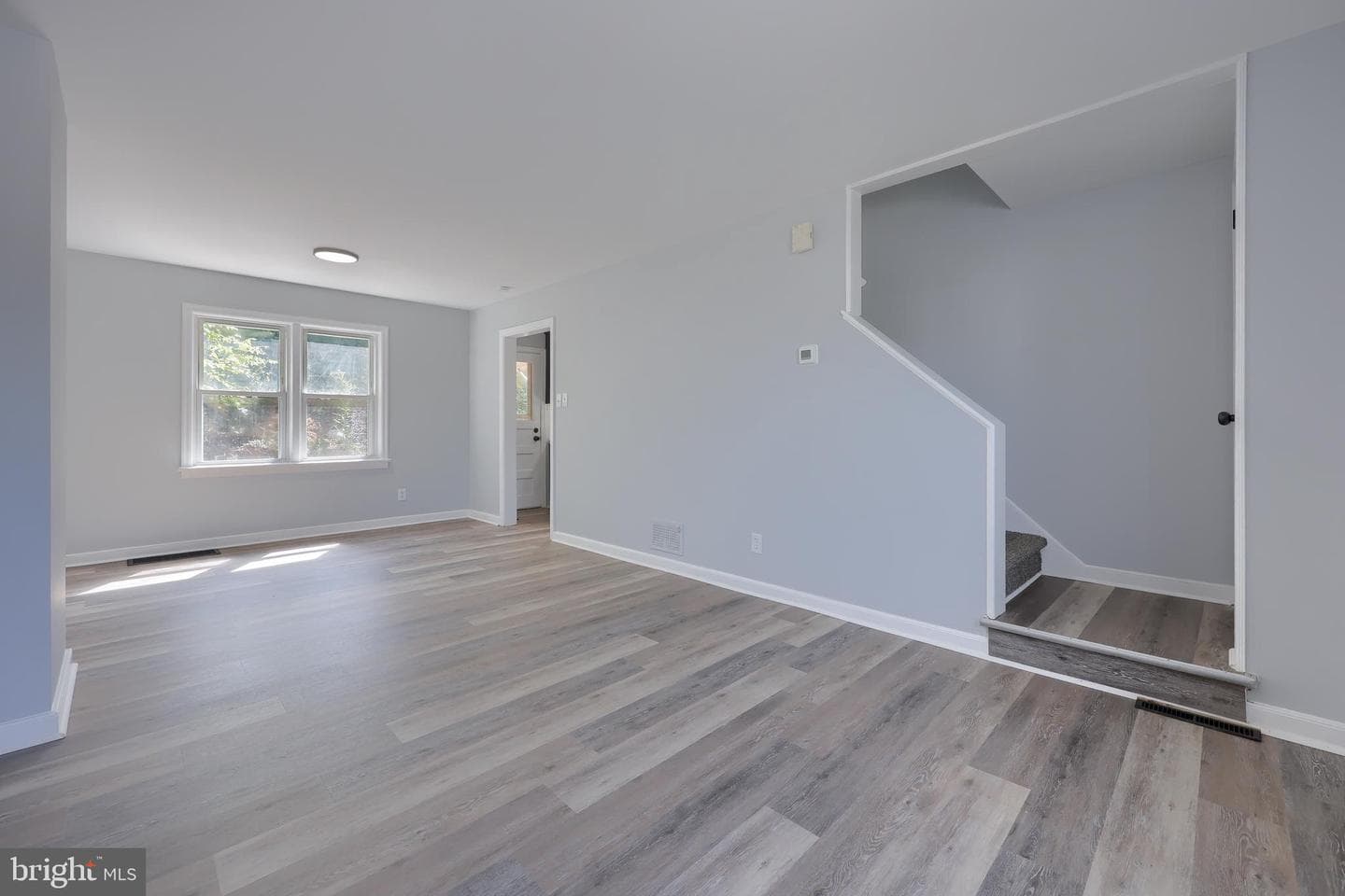 335 Lincoln Avenue photo 4