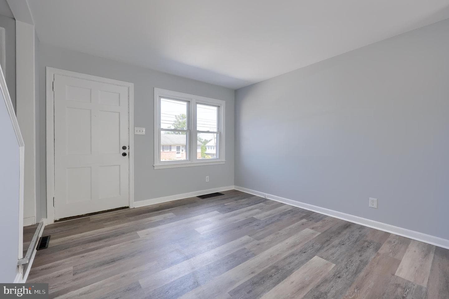 335 Lincoln Avenue photo 6