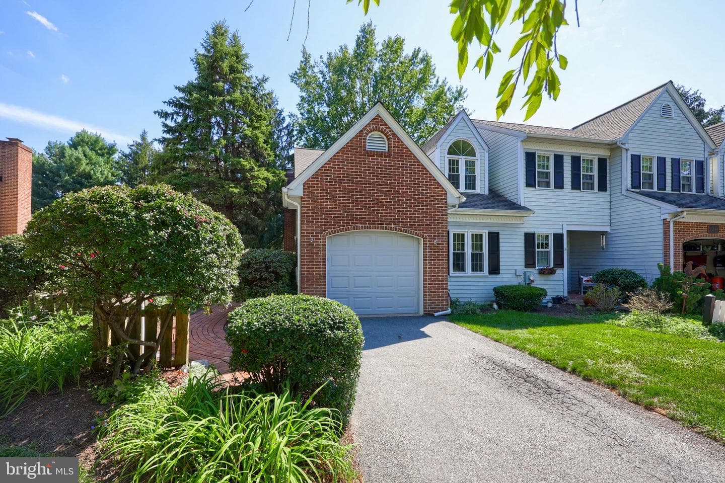 3210 Glengreen Drive photo 2