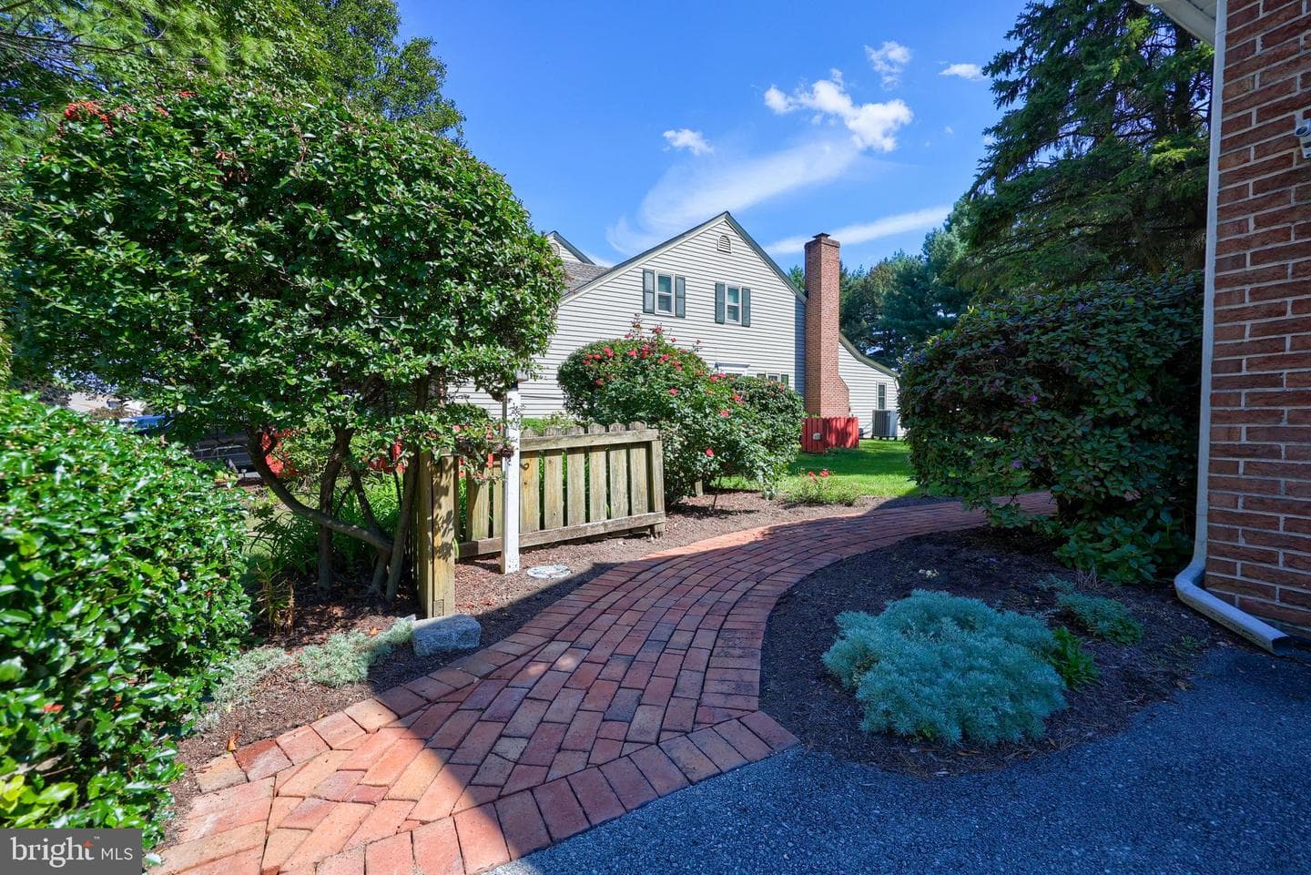 3210 Glengreen Drive photo 3