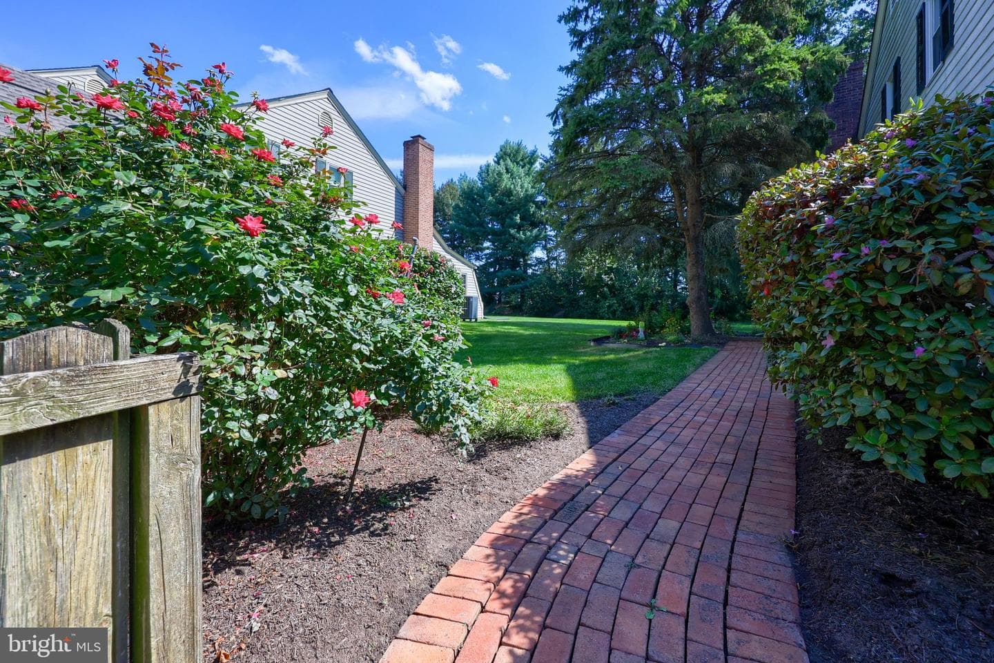 3210 Glengreen Drive photo 4
