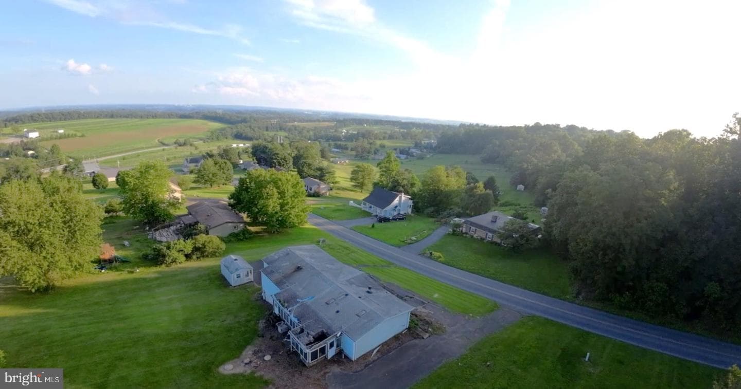 999 Hilldale Road photo 4