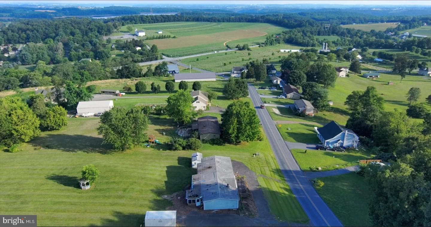 999 Hilldale Road photo 5