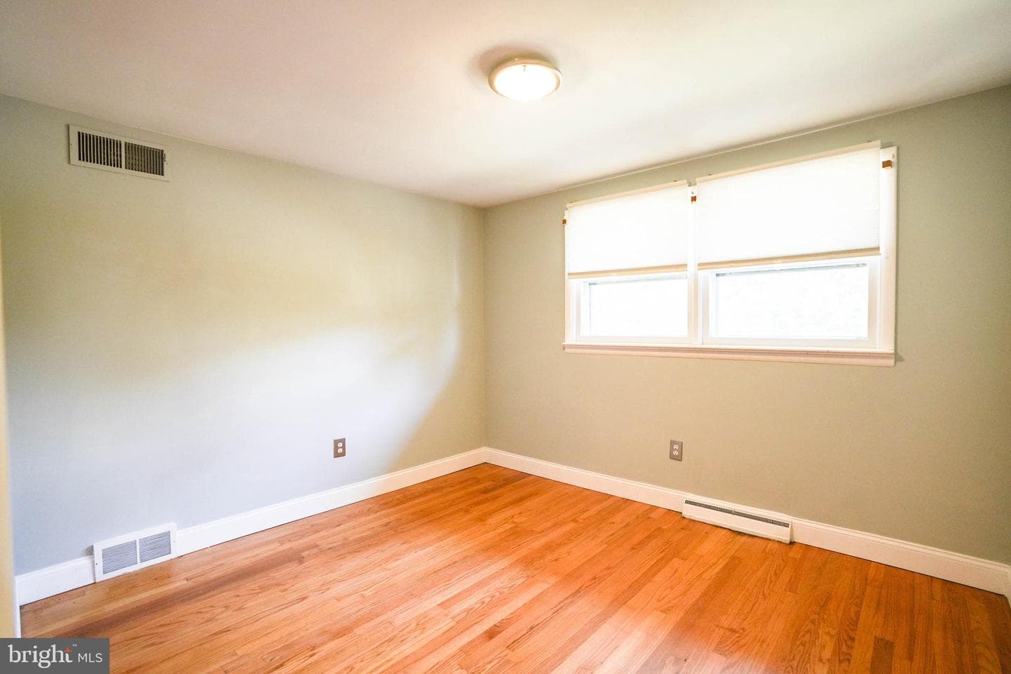 105 Mayfield Drive photo 13
