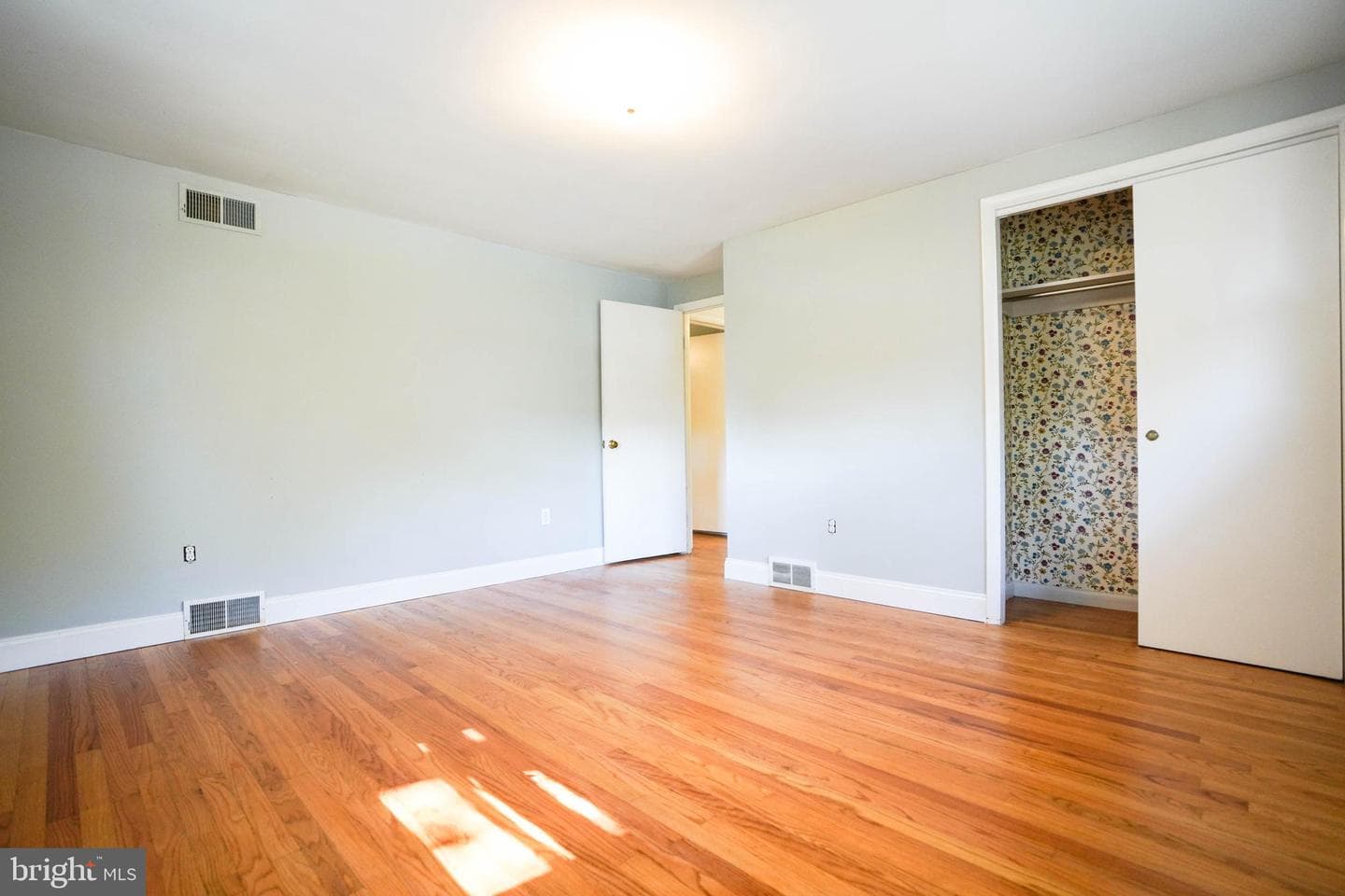 105 Mayfield Drive photo 17