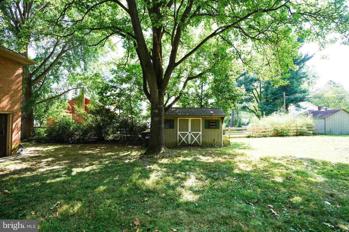 105 Mayfield Drive photo 31