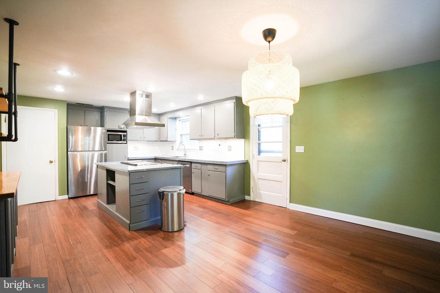 105 Mayfield Drive photo 5