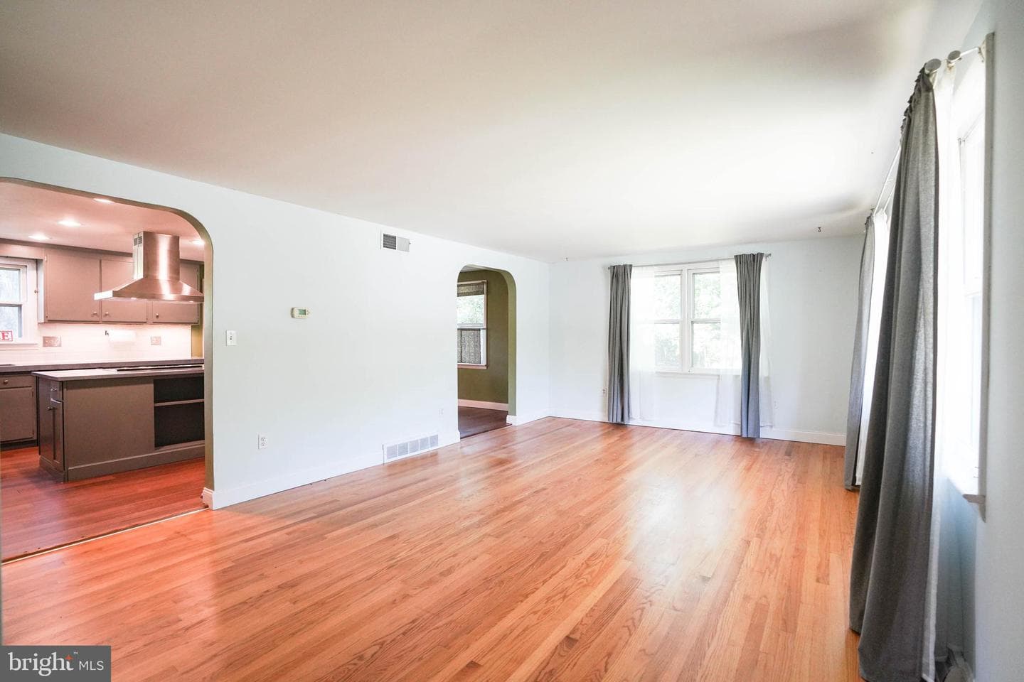 105 Mayfield Drive photo 8