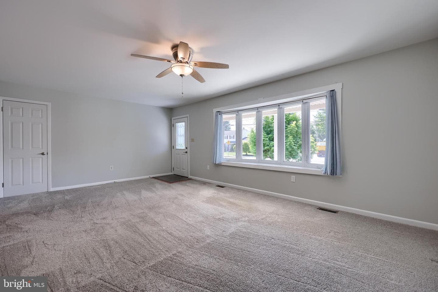 837 Martin Avenue photo 15
