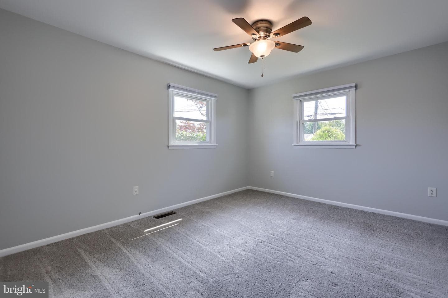 837 Martin Avenue photo 28