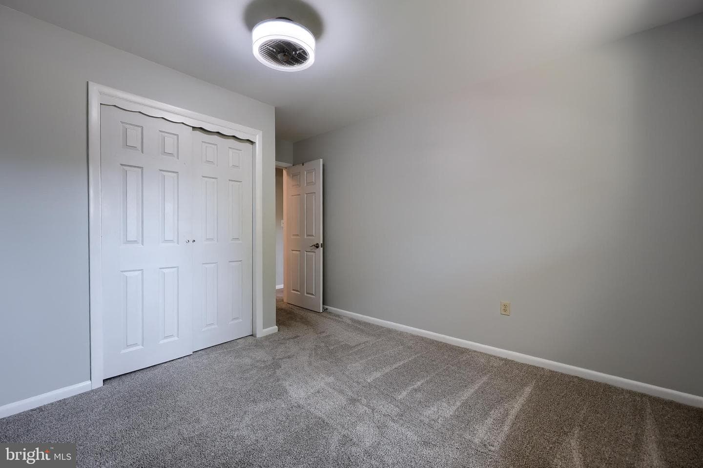 837 Martin Avenue photo 31