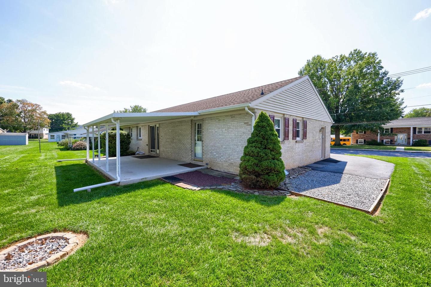 837 Martin Avenue photo 5