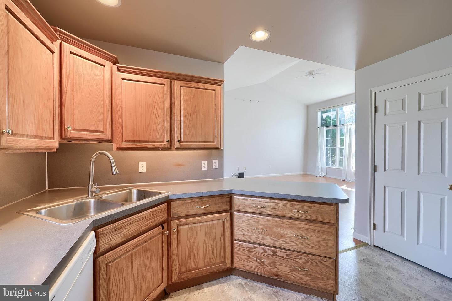 81 Tower Drive photo 17