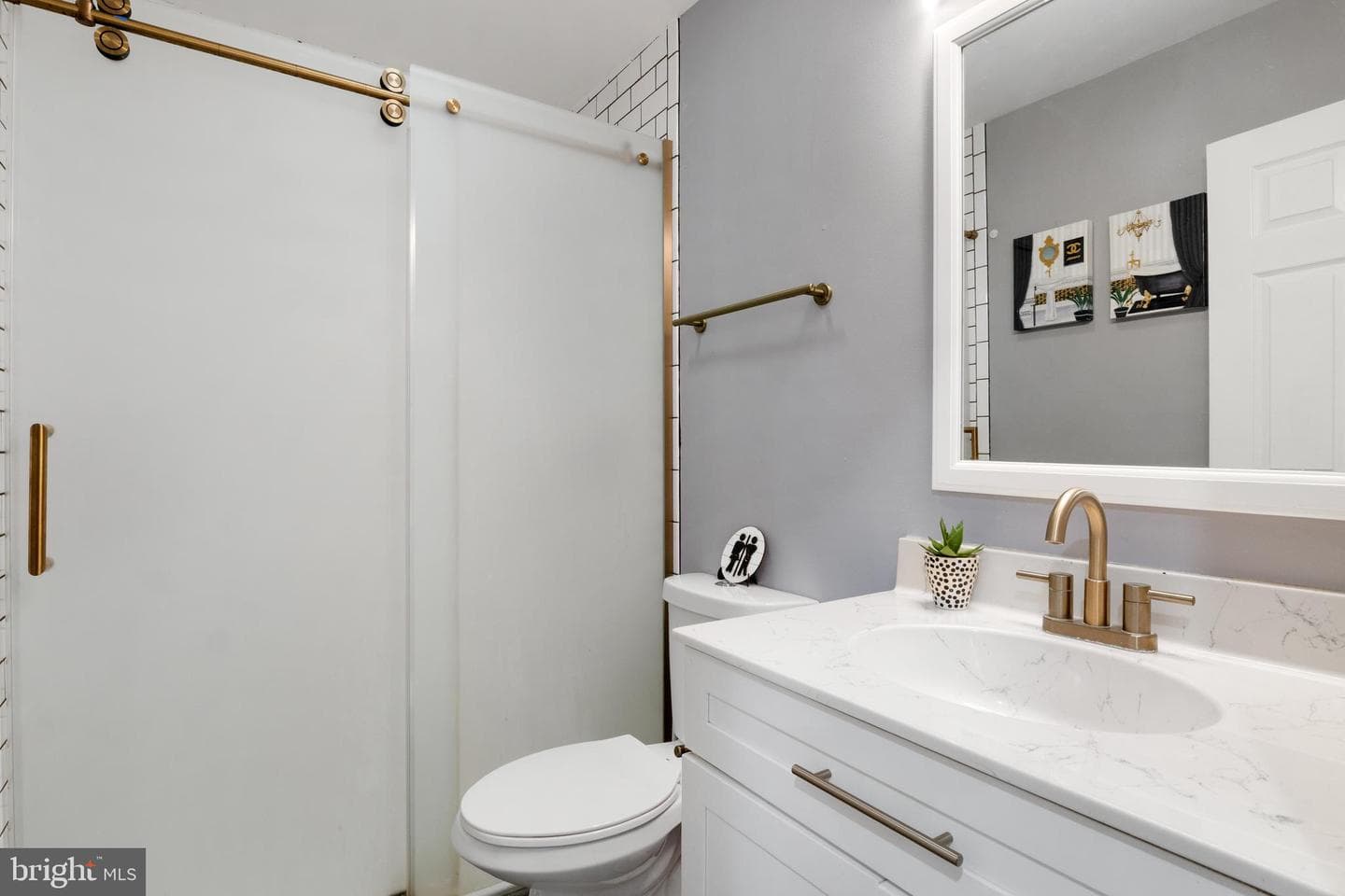 1070 James Avenue photo 15