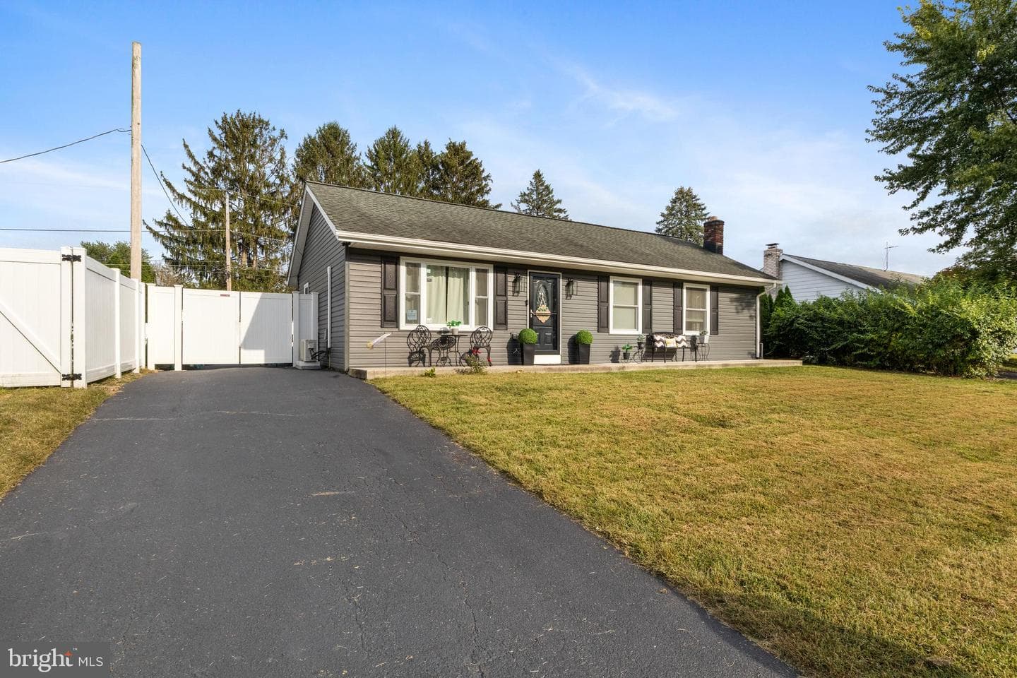 1070 James Avenue photo 3