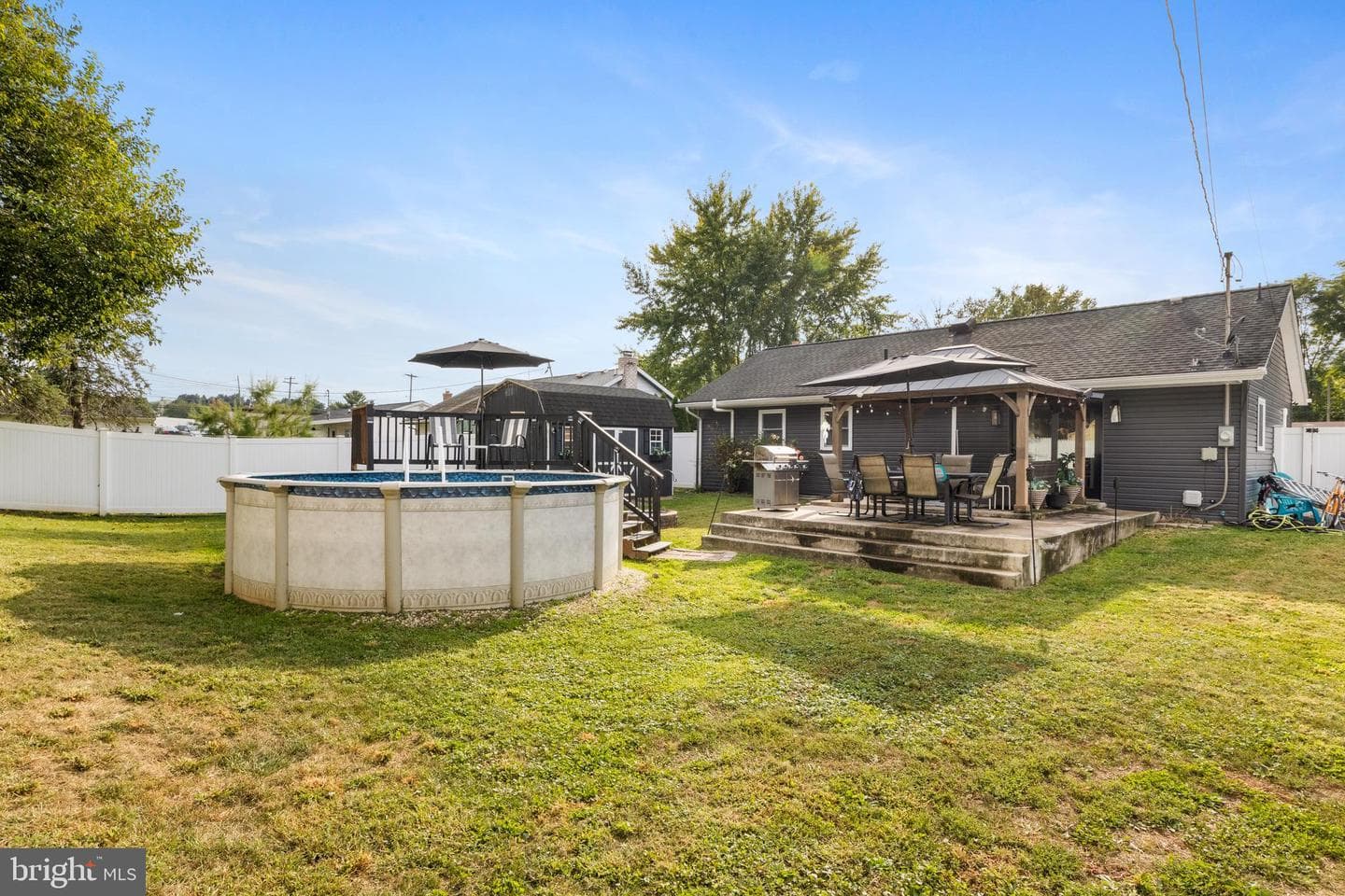 1070 James Avenue photo 33