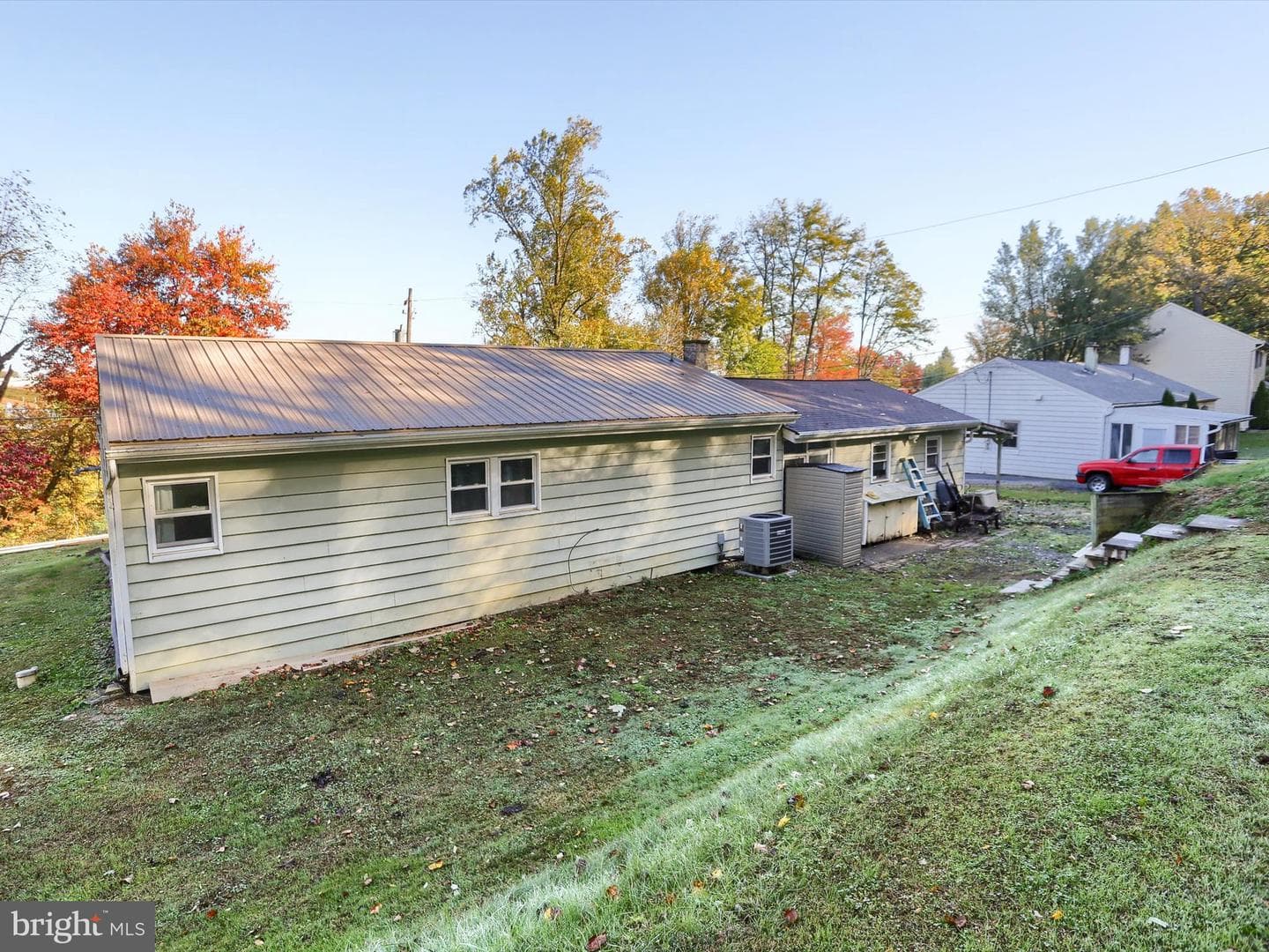 734 Maple Grove Rd photo 37