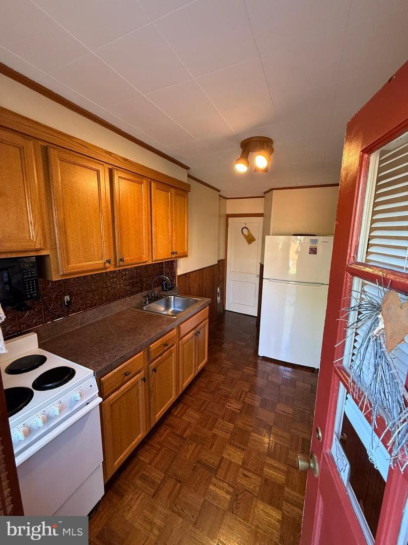 549 E Frederick Street photo 16
