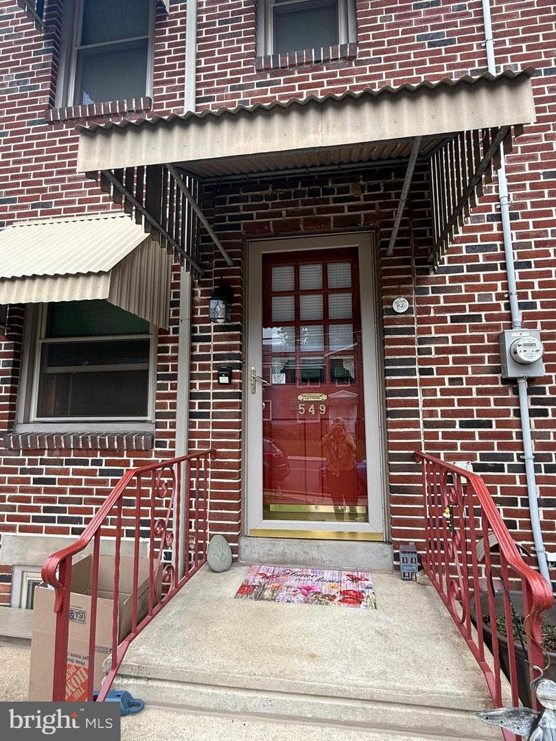549 E Frederick Street photo 3