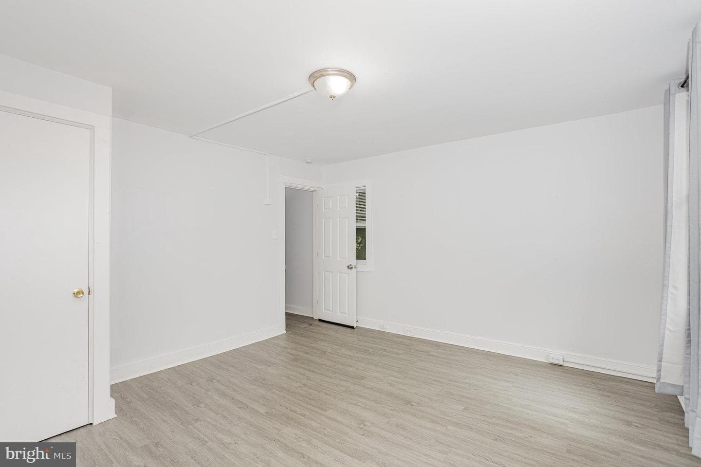 459 S Queen Street photo 14