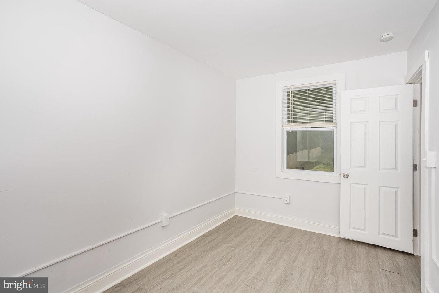 459 S Queen Street photo 16