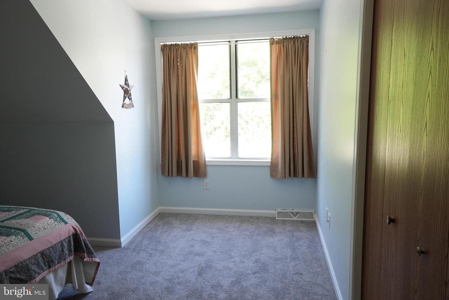 2 Westpointe Drive photo 9