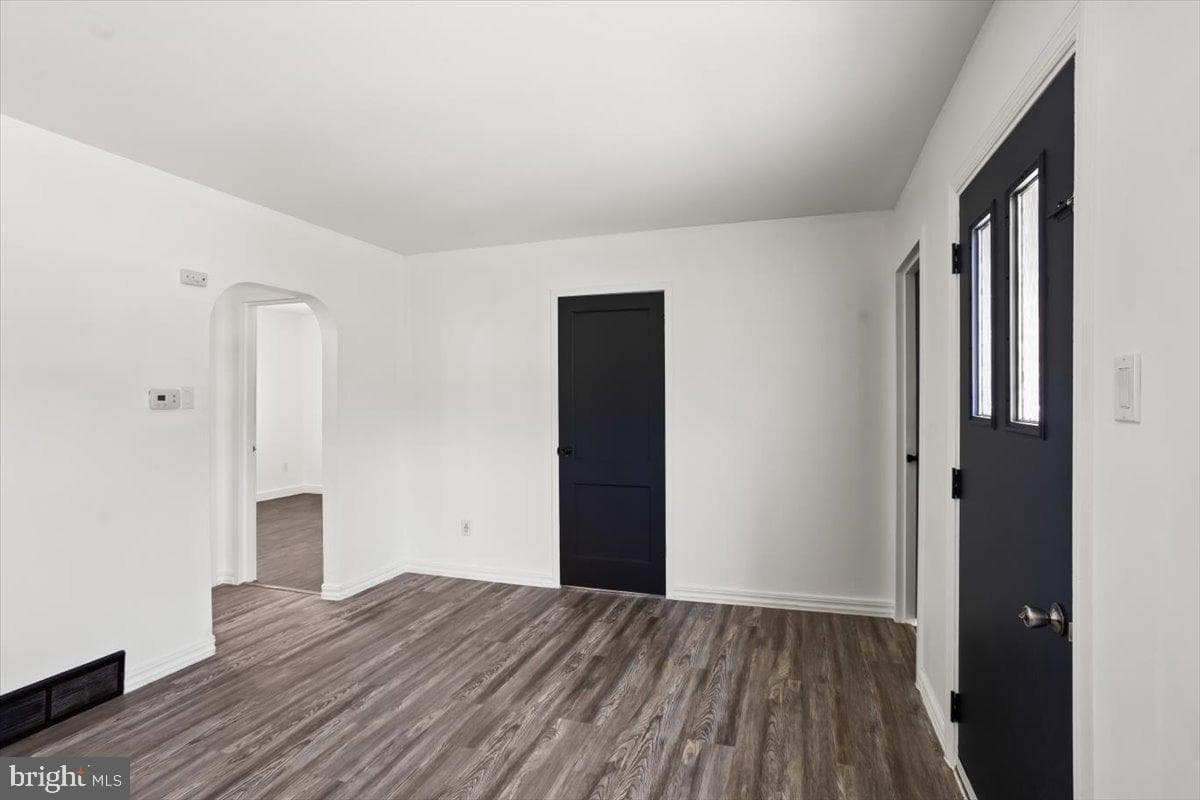 216 S Manor Street photo 8
