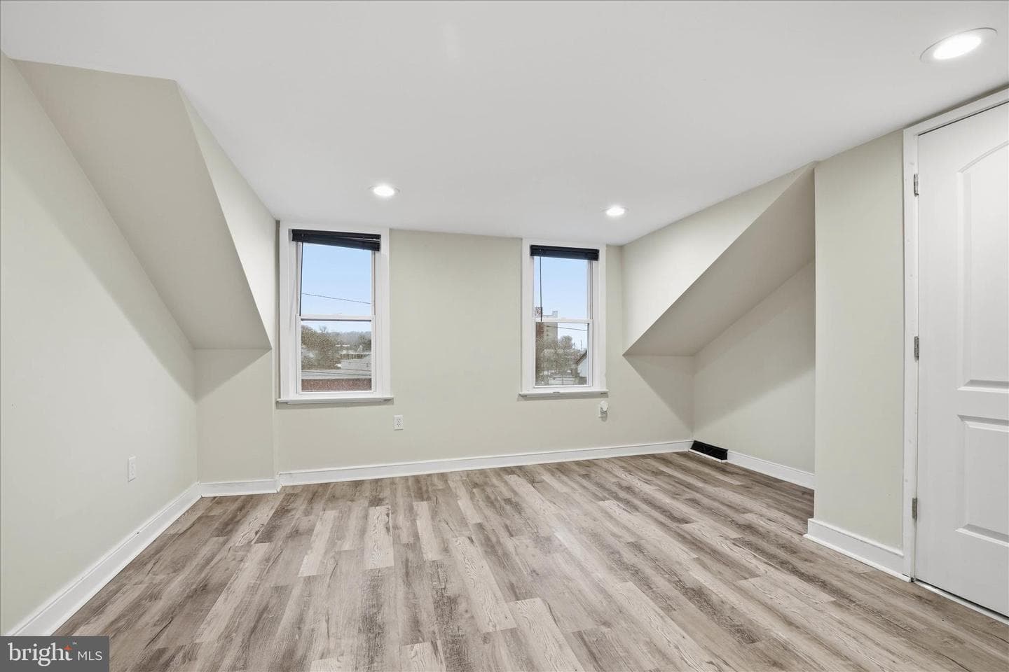 437 Cherry Street photo 22