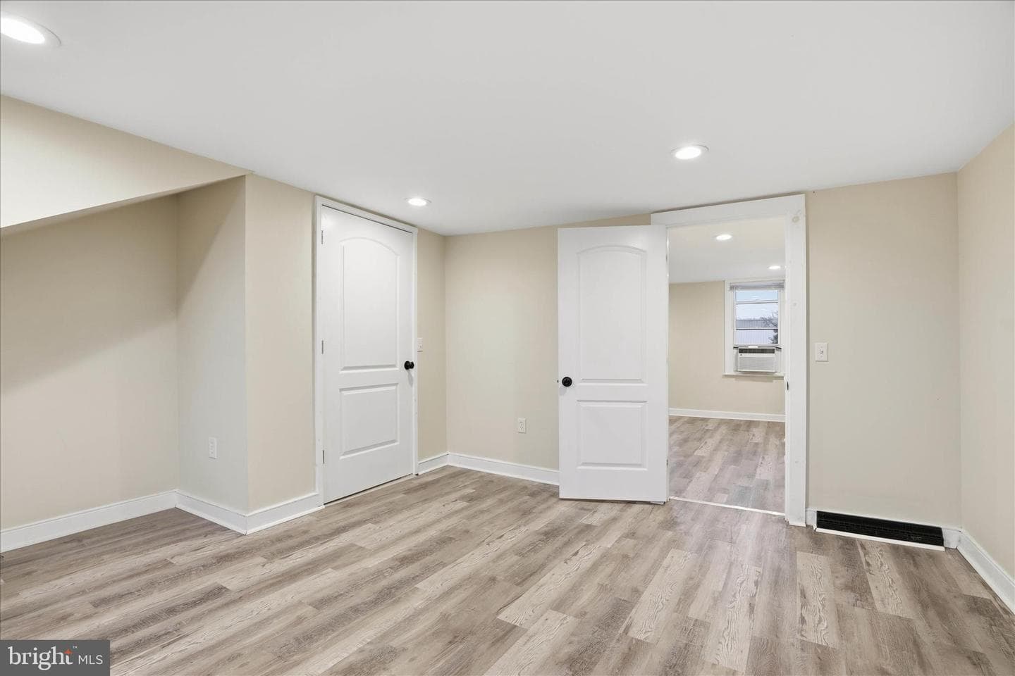 437 Cherry Street photo 23