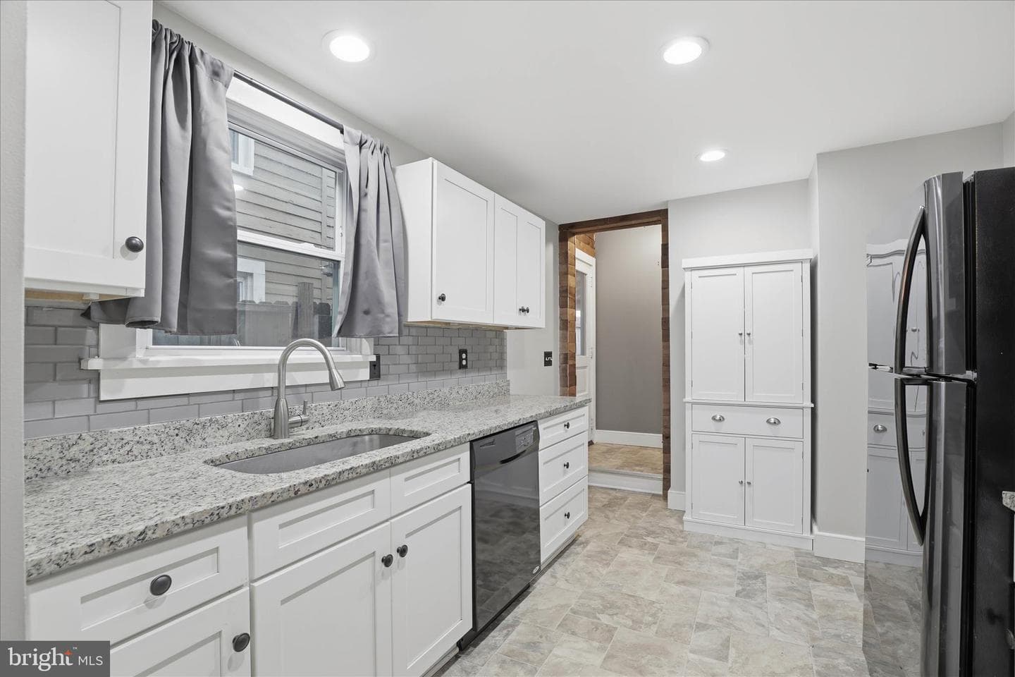 437 Cherry Street photo 8