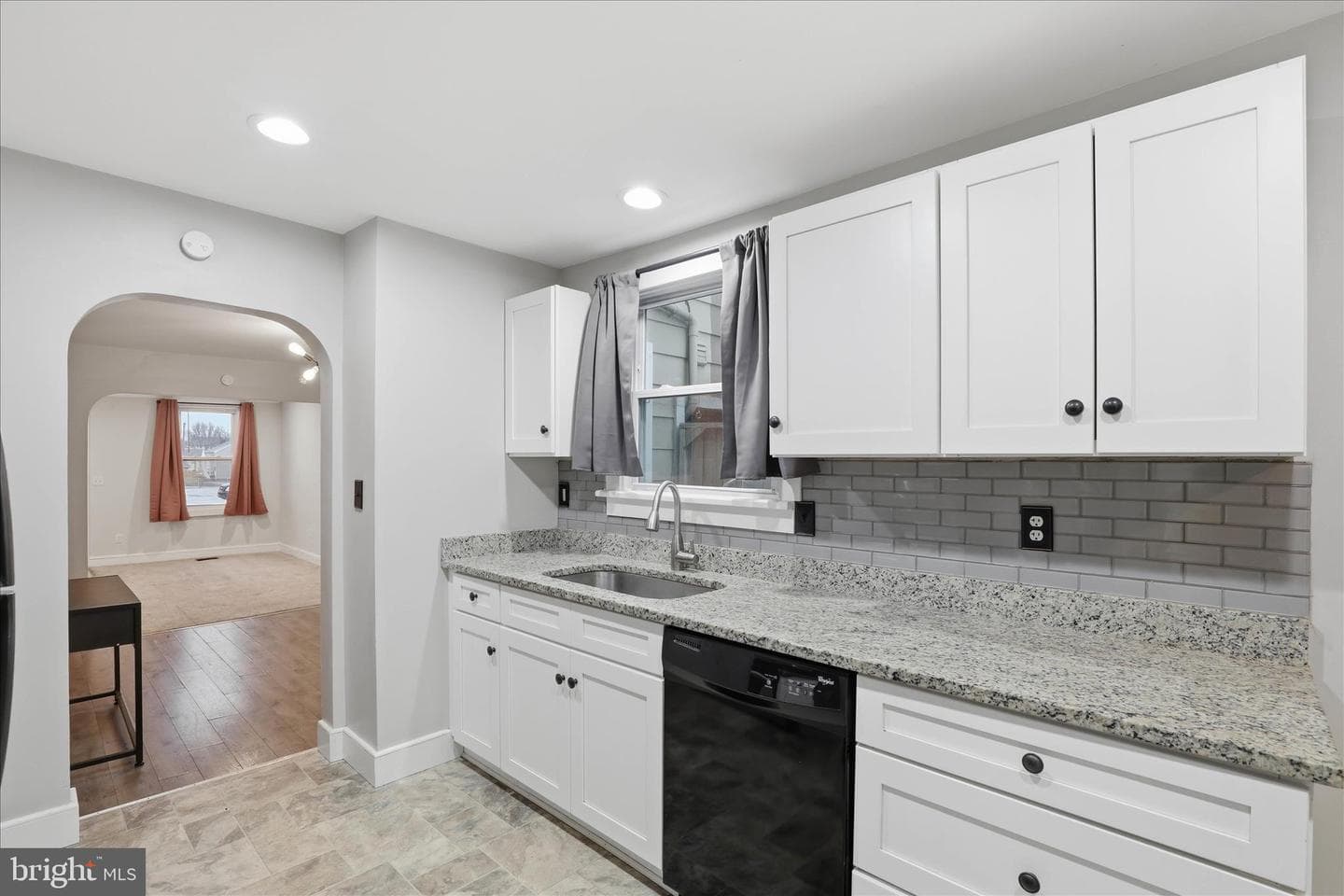 437 Cherry Street photo 9