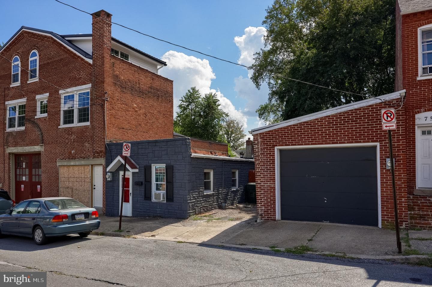746 W Vine Street photo 2