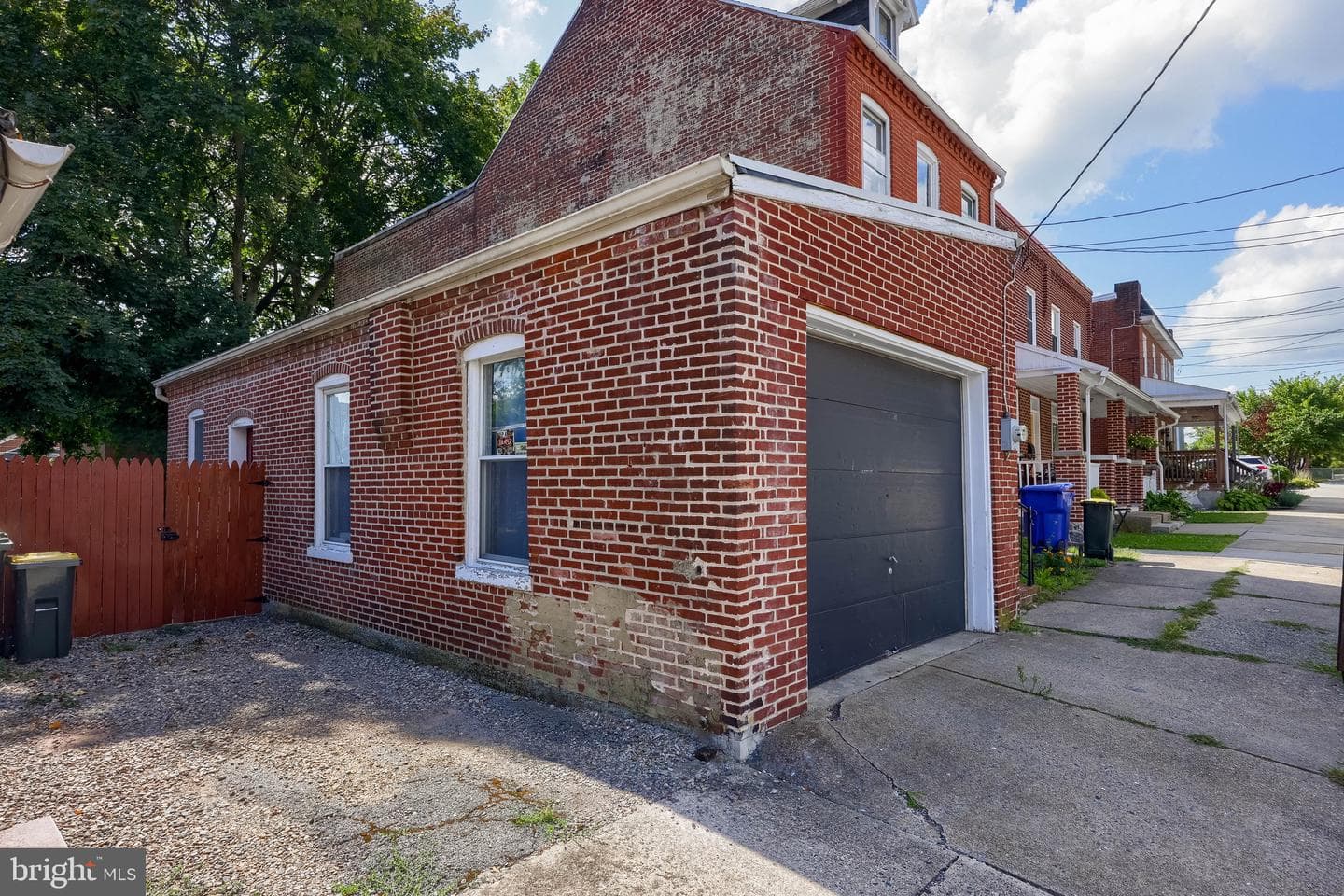 746 W Vine Street photo 3