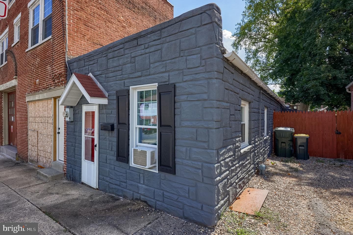 746 W Vine Street photo 4