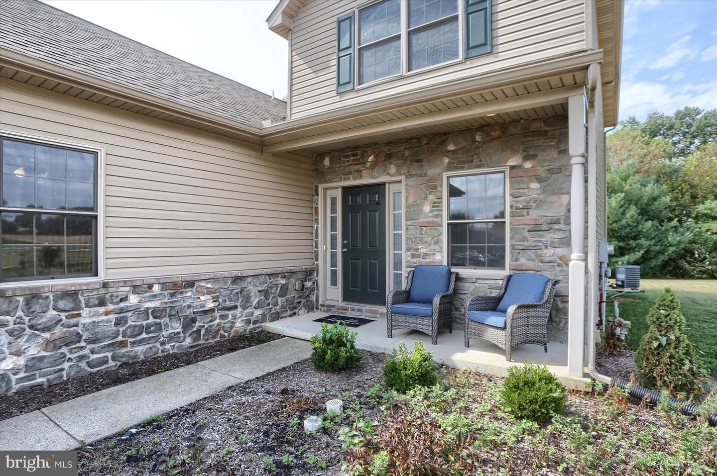 121 Anna Lane photo 2