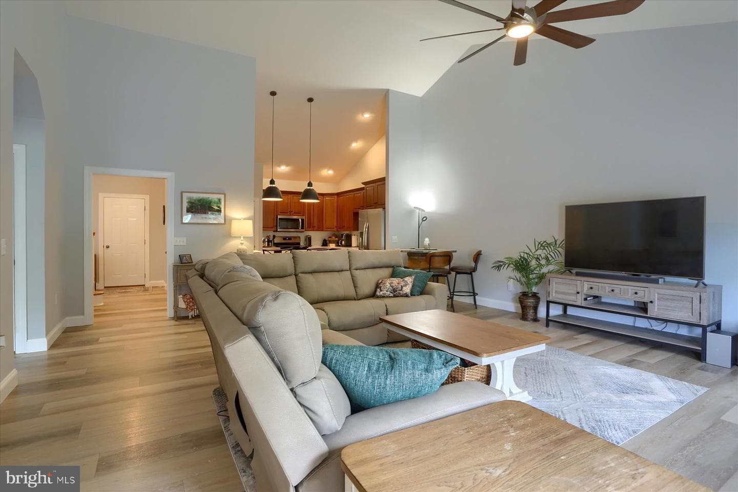 121 Anna Lane photo 3