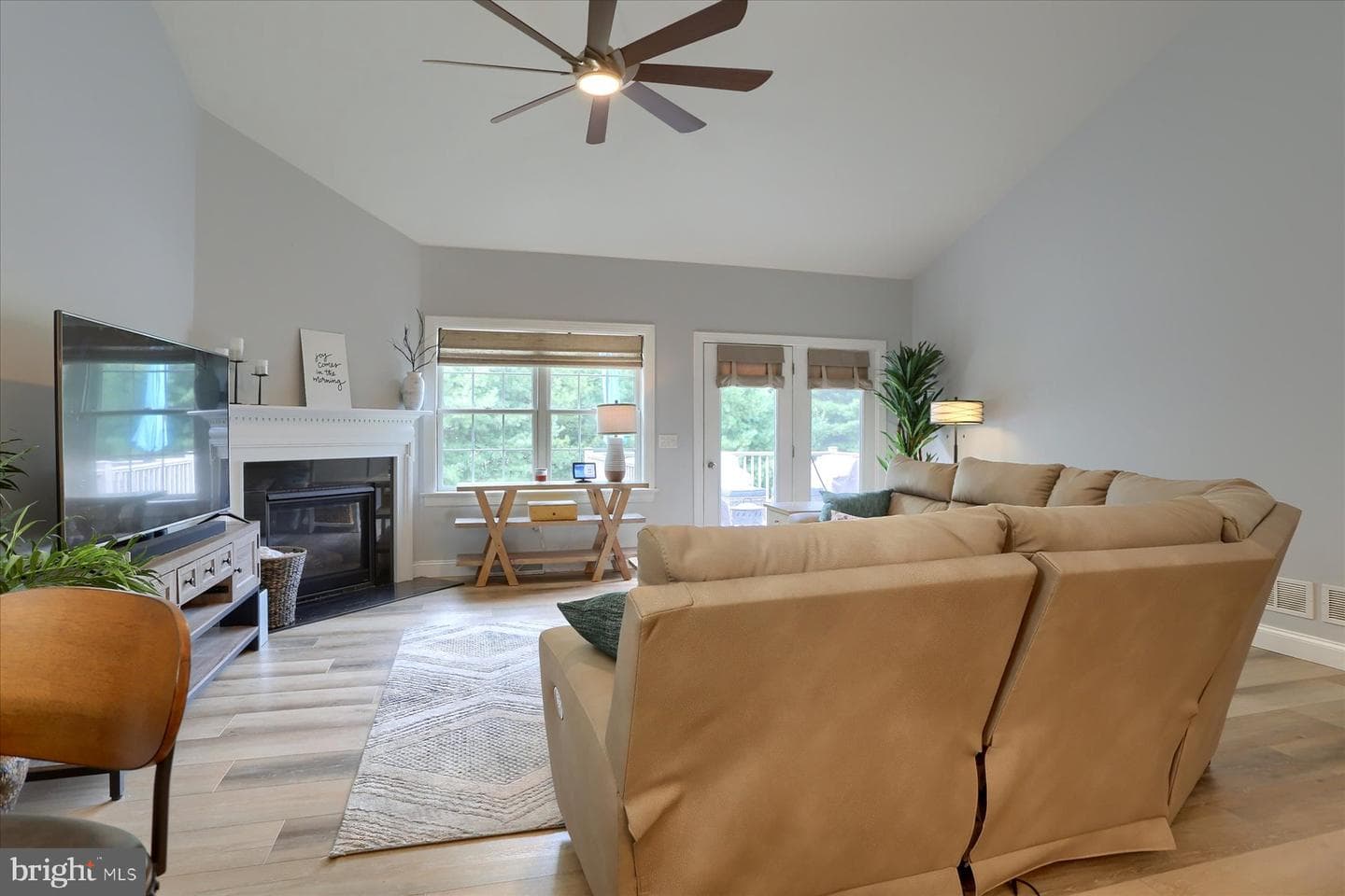 121 Anna Lane photo 4