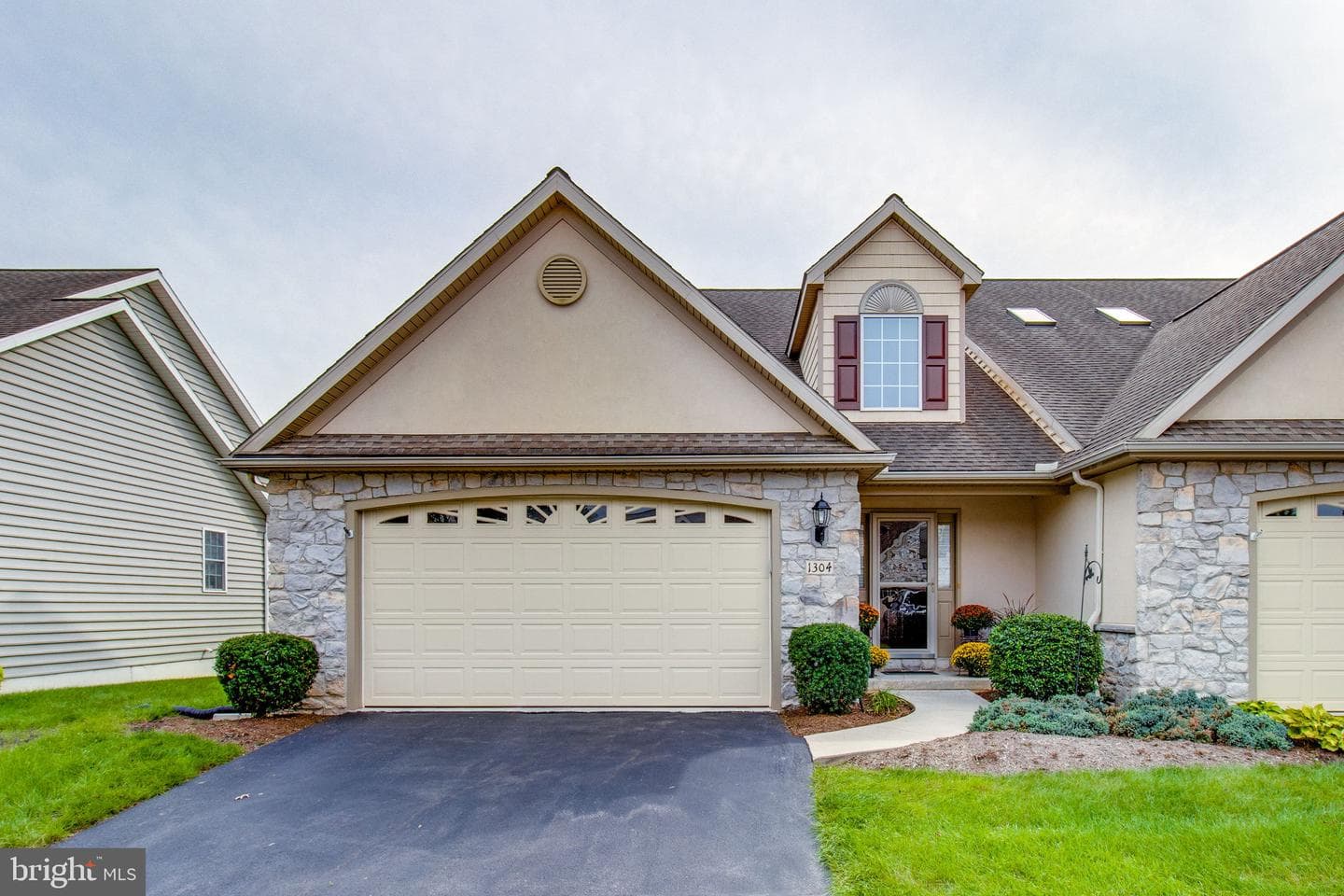 1304 Willow Creek Drive photo 1