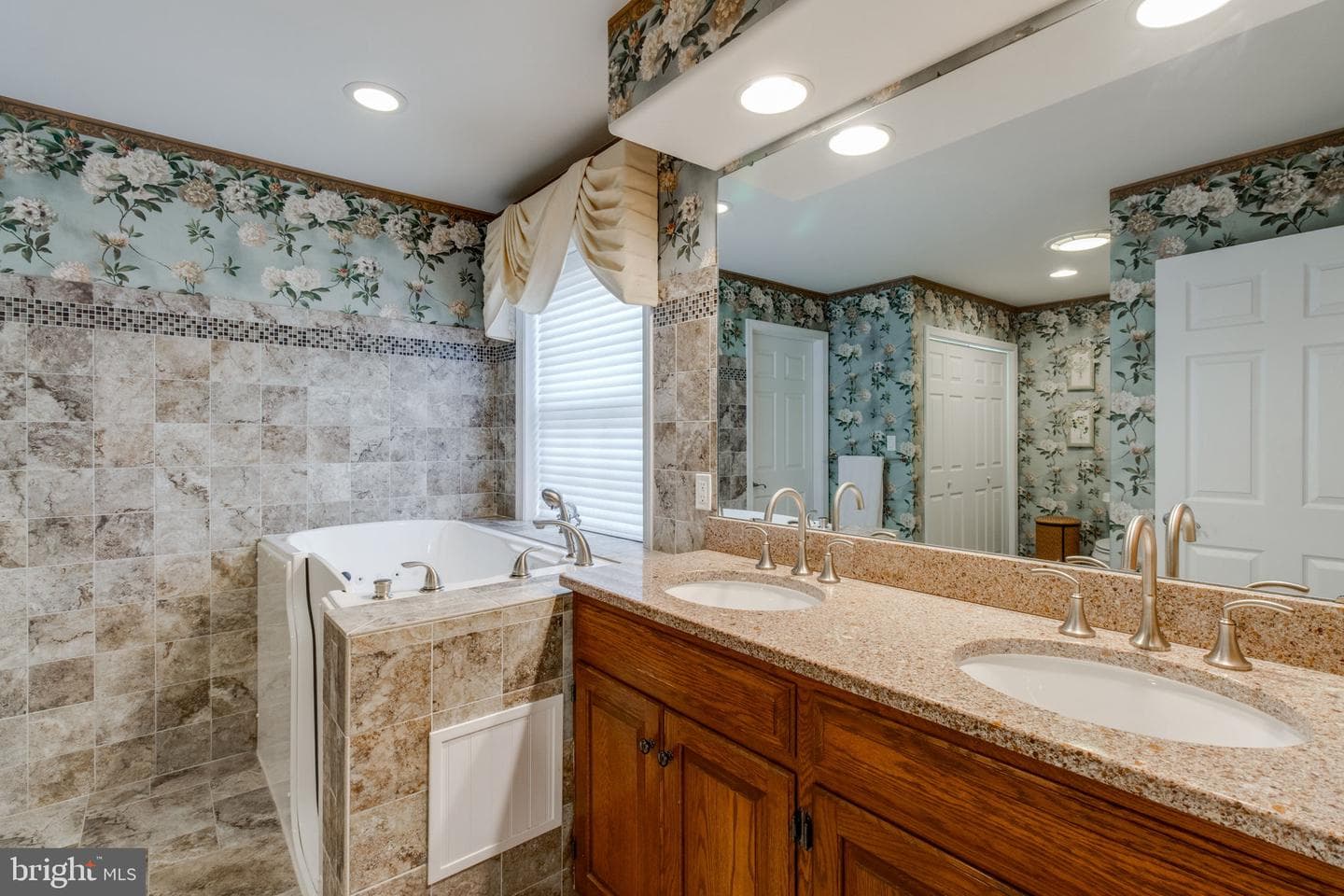1304 Willow Creek Drive photo 14