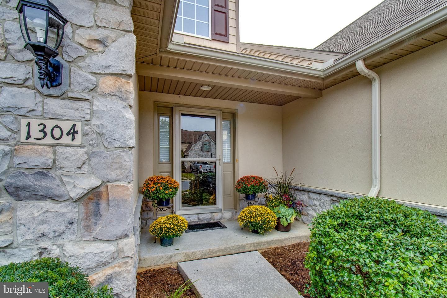 1304 Willow Creek Drive photo 4