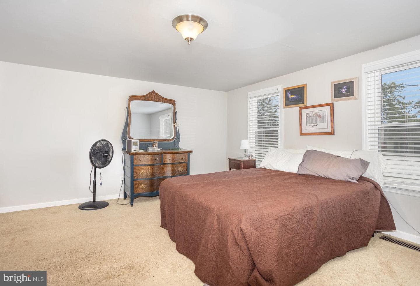 77 Petersburg Road photo 12